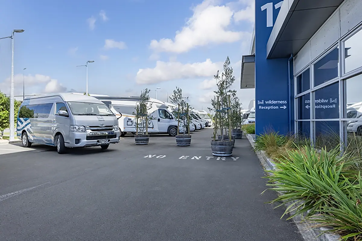 Auckland Base with Shuttle for Homepage 800x533 copy-1